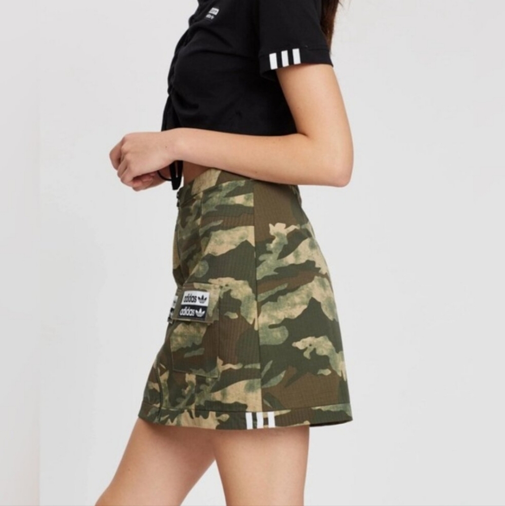 Adidas Camo Skirt Jacket Shirt Set - Picture 4 of 15